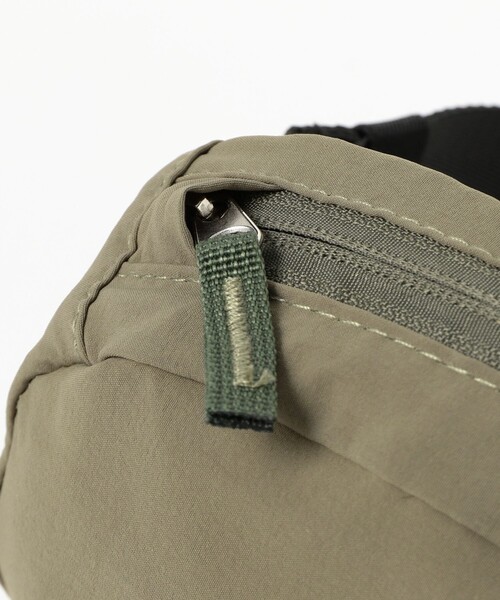 BEAMS（ビームス）の「ウエスト バック（ショルダーバッグ・メンズ・ブラック/オリーブ・ONE SIZE）」の7枚目の写真
