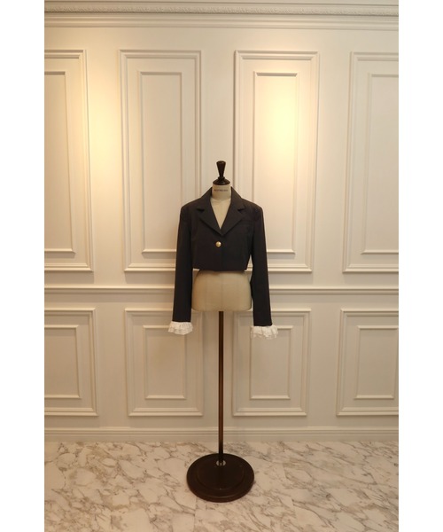 MISTREASS(ミストレアス)の「Cuff Ruffles Mini Tailored Jacket(テーラードジャケット・レディース・チャコールグレー/ベージュ・FREE)」の10枚目の写真