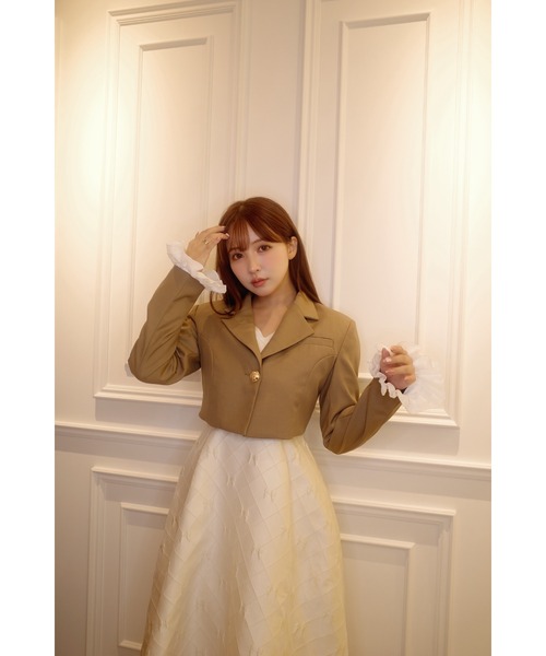 MISTREASS(ミストレアス)の「Cuff Ruffles Mini Tailored Jacket(テーラードジャケット・レディース・チャコールグレー/ベージュ・FREE)」の9枚目の写真