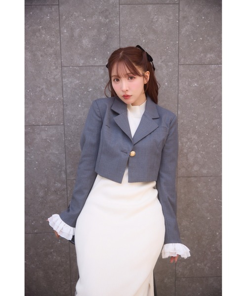 MISTREASS(ミストレアス)の「Cuff Ruffles Mini Tailored Jacket(テーラードジャケット・レディース・チャコールグレー/ベージュ・FREE)」の3枚目の写真