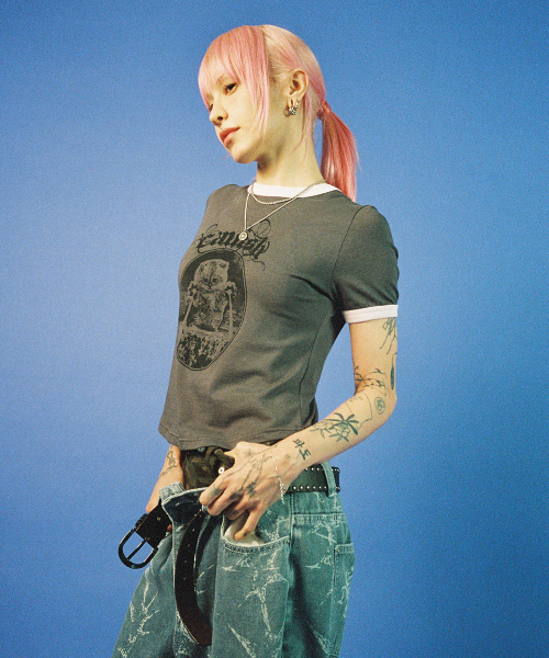Cavish（カビシ）の「W INVADER RINGER SS TEE CHARCOAL(CV2FMFT511A)（Tシャツ/カットソー・レディース・チャコール・FREE）」の6枚目の写真