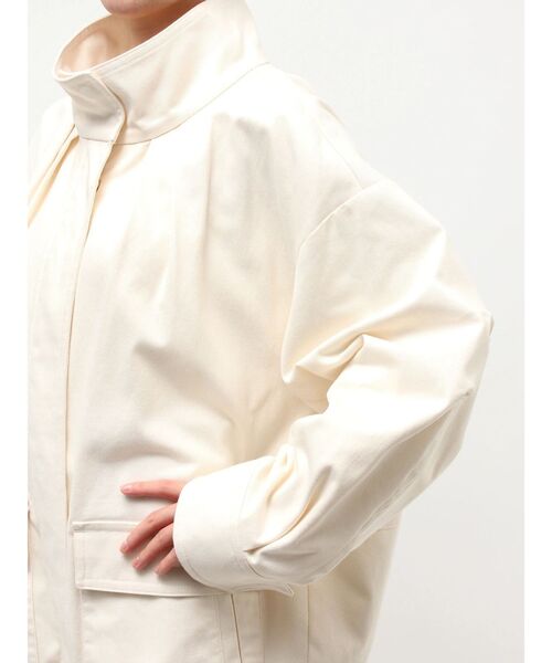 ELENDEEK（エレンディーク）の「チノスタンドタックフォルムコート（その他アウター・レディース・アイボリー/ベージュ・FREE）」の5枚目の写真