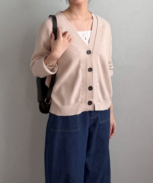 Doux archives(ドゥアルシーヴ)の「レイヤード風Vネックカーディガン(カーディガン/ボレロ・レディース・グレイッシュベージュ/グレー/ピンク・FREE)」の10枚目の写真