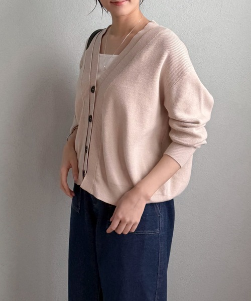 Doux archives(ドゥアルシーヴ)の「レイヤード風Vネックカーディガン(カーディガン/ボレロ・レディース・グレイッシュベージュ/グレー/ピンク・FREE)」の13枚目の写真