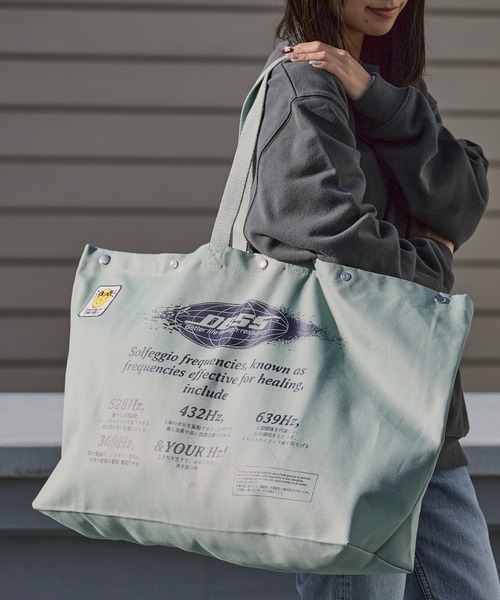 DIET BUTCHER SLIM SKIN(ダイエットブッチャースリムスキン)の「DIET BUTCHER SLIM SKIN/ダイエットブッチャースリムスキン SCALE TOTE キャンバストートバッグ(トートバッグ・メンズ・ブラック/グレー/グリーン・FREE)」の13枚目の写真