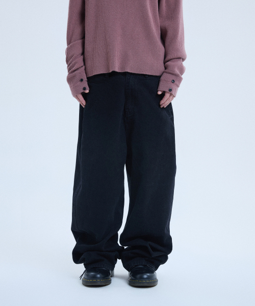 NOISE(ノイズ)の「ウォッシュドディープカーブデニムパンツ - ブラック(デニムパンツ・レディース・その他・SMALL/MEDIUM/LARGE/X-LARGE)」の13枚目の写真