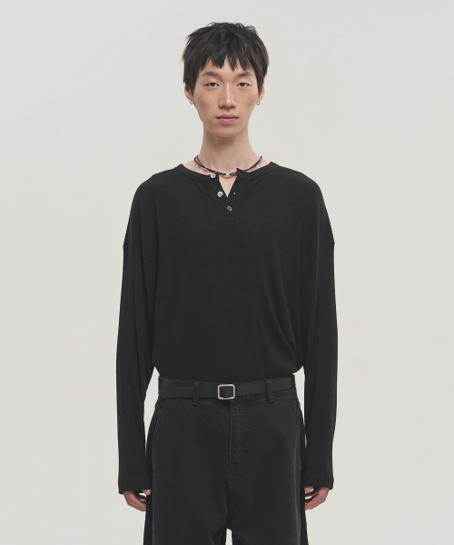 NOISE(ノイズ)の「リブヘンリーネックスリーブニット - ブラック(ニット/セーター・レディース・その他・MEDIUM/LARGE/X-LARGE)」の2枚目の写真