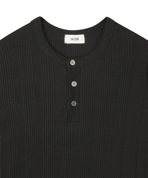 NOISE(ノイズ)の「リブヘンリーネックスリーブニット - ブラック(ニット/セーター・レディース・その他・MEDIUM/LARGE/X-LARGE)」の4枚目の写真