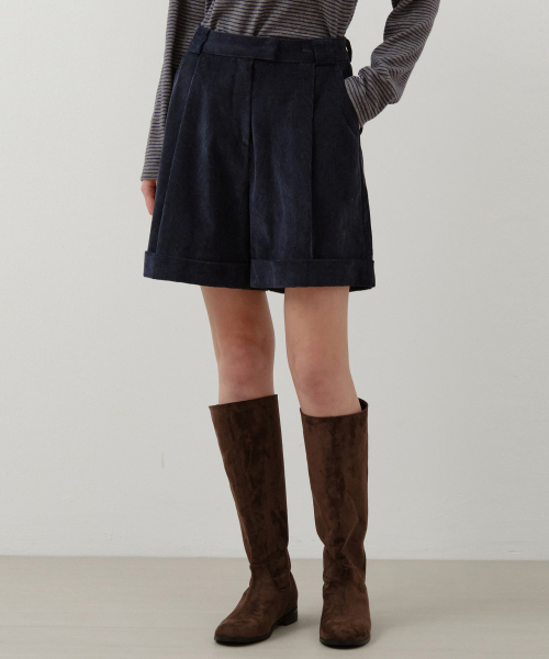 WEDNESDAYOASISFORWOMEN(ウェンズデー オアシス フォー ウーマン)の「コーデュロイカブラショーツ_NAVY(W25-PT37)(その他パンツ・レディース・ネイビー・SMALL/MEDIUM)」の1枚目の写真