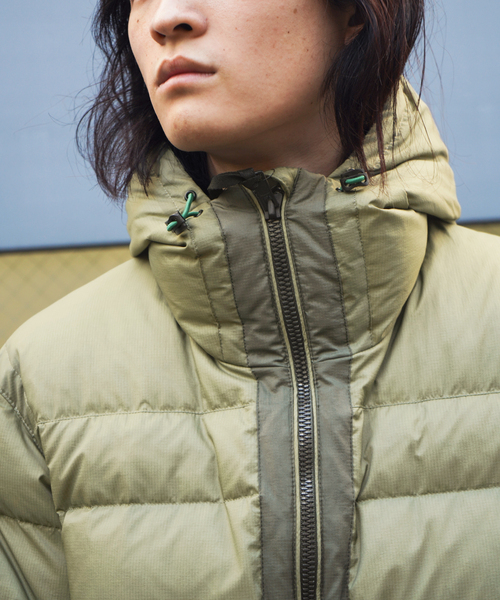 JOINT WORKS（ジョイントワークス）の「J コンパクトフィットライトダウン（ダウンジャケット/コート・メンズ・カーキ/ブラック・MEDIUM/LARGE）」の6枚目の写真