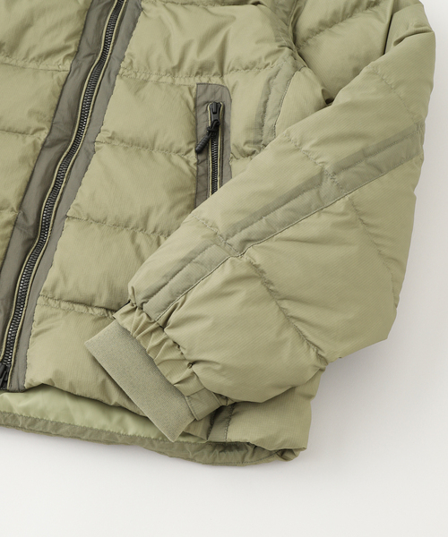 JOINT WORKS（ジョイントワークス）の「J コンパクトフィットライトダウン（ダウンジャケット/コート・メンズ・カーキ/ブラック・MEDIUM/LARGE）」の11枚目の写真