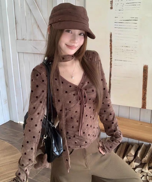 AsheKsha(アシクシャ)の「ドット柄のネックストラップ付き長袖トップス(Tシャツ/カットソー・レディース・ブラウン・M)」の5枚目の写真