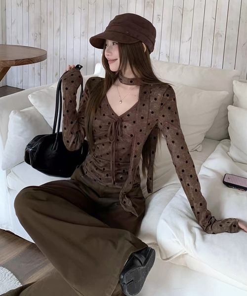 AsheKsha(アシクシャ)の「ドット柄のネックストラップ付き長袖トップス(Tシャツ/カットソー・レディース・ブラウン・M)」の8枚目の写真