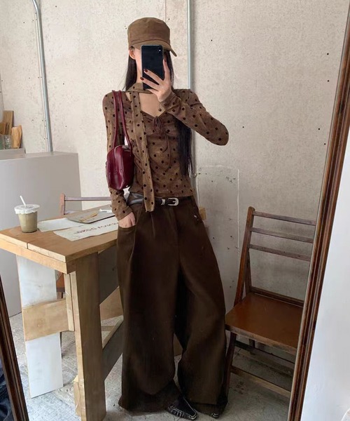 AsheKsha(アシクシャ)の「ドット柄のネックストラップ付き長袖トップス(Tシャツ/カットソー・レディース・ブラウン・M)」の15枚目の写真