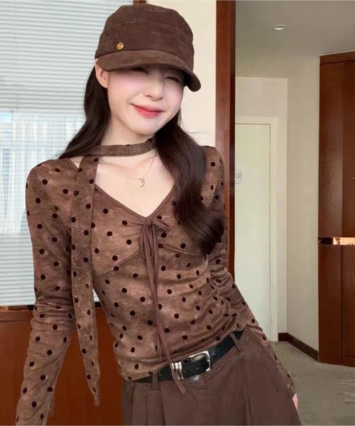 AsheKsha(アシクシャ)の「ドット柄のネックストラップ付き長袖トップス(Tシャツ/カットソー・レディース・ブラウン・M)」の16枚目の写真