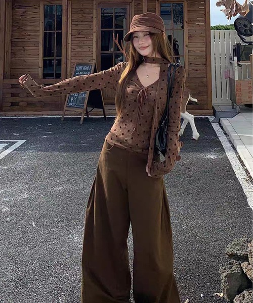AsheKsha(アシクシャ)の「ドット柄のネックストラップ付き長袖トップス(Tシャツ/カットソー・レディース・ブラウン・M)」の13枚目の写真