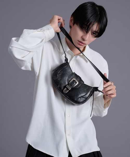 Ellno Loset(エルノロゼット)の「バックルデザインショルダーバック(ショルダーバッグ・メンズ・ブラック系その他/ブラック/ブラウン系その他・FREE)」の6枚目の写真