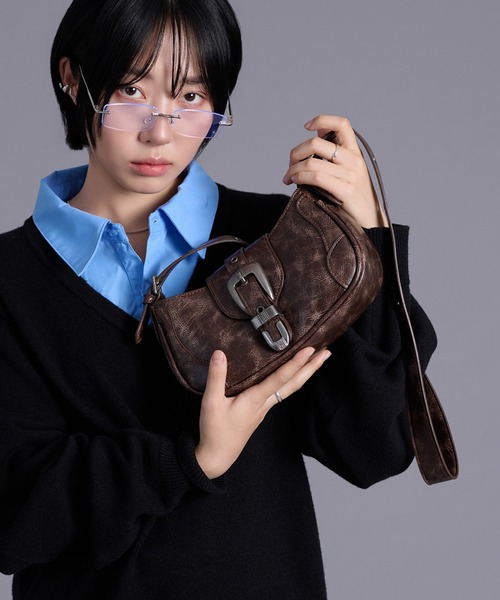Ellno Loset(エルノロゼット)の「バックルデザインショルダーバック(ショルダーバッグ・メンズ・ブラック系その他/ブラック/ブラウン系その他・FREE)」の7枚目の写真