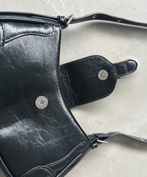 Ellno Loset(エルノロゼット)の「バックルデザインショルダーバック(ショルダーバッグ・メンズ・ブラック系その他/ブラック/ブラウン系その他・FREE)」の18枚目の写真
