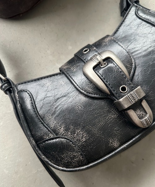 Ellno Loset(エルノロゼット)の「バックルデザインショルダーバック(ショルダーバッグ・メンズ・ブラック系その他/ブラック/ブラウン系その他・FREE)」の10枚目の写真