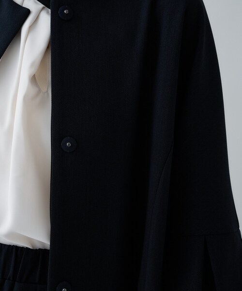 cloenc(クロエンス)の「【セットアップ/オケージョン/手洗い可】フレアスリーブミドルコート(ノーカラーコート・レディース・ネイビー/オフホワイト/ブラック・01/02/03)」の13枚目の写真