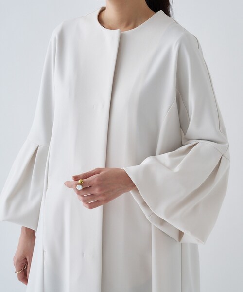 cloenc(クロエンス)の「【セットアップ/オケージョン/手洗い可】フレアスリーブミドルコート(ノーカラーコート・レディース・ネイビー/オフホワイト/ブラック・01/02/03)」の6枚目の写真