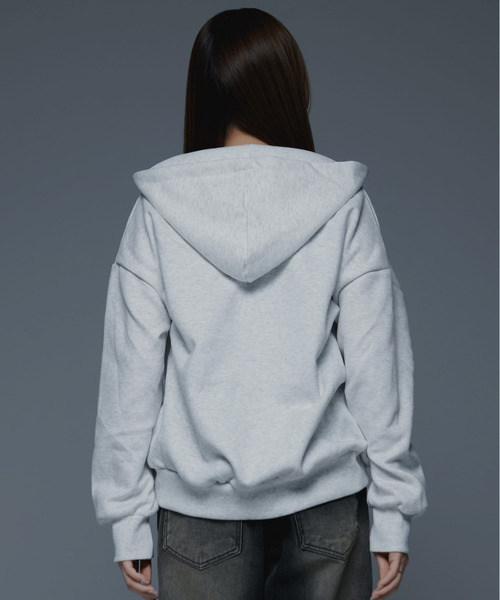 .KOM(ドットコム)の「『.KOM/ドットケーオーエム』ZIPプリントトップ【GC】(スウェット・レディース・ライトグレー・FREE)」の4枚目の写真
