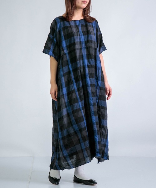 Honnete（オネット）の「[Honnete] S/SLV Side Gathered Dress（ワンピース・レディース・ブラック×ブルー・FREE）」の4枚目の写真