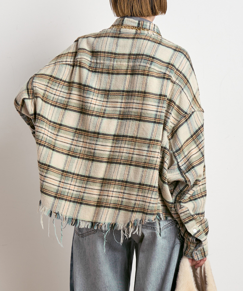 R13（アールサーティーン）の「【R13/アールサーティーン】Cropped Work Shirt（シャツ/ブラウス・レディース・ベージュ・FREE）」の3枚目の写真