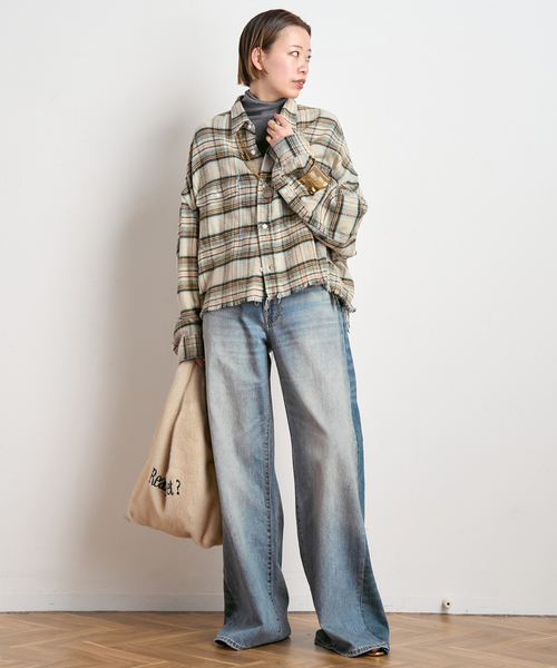 R13（アールサーティーン）の「【R13/アールサーティーン】Cropped Work Shirt（シャツ/ブラウス・レディース・ベージュ・FREE）」の4枚目の写真
