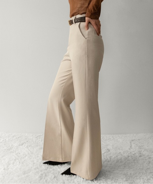 on:nue（オンニュ）の「【on:nue】[着用動画あり！][低身長/高身長/サイズ展開有/4色展開] センタープレスフレアスラックスパンツ /2026 SS COLLECTION（スラックス・レディース・アイボリー/グレー/ブラウン/ブラック・MEDIUM/SMALL/LARGE）」の15枚目の写真