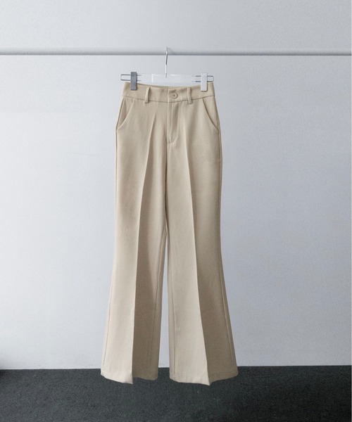 on:nue（オンニュ）の「【on:nue】[着用動画あり！][低身長/高身長/サイズ展開有/4色展開] センタープレスフレアスラックスパンツ /2026 SS COLLECTION（スラックス・レディース・アイボリー/グレー/ブラウン/ブラック・MEDIUM/SMALL/LARGE）」の5枚目の写真