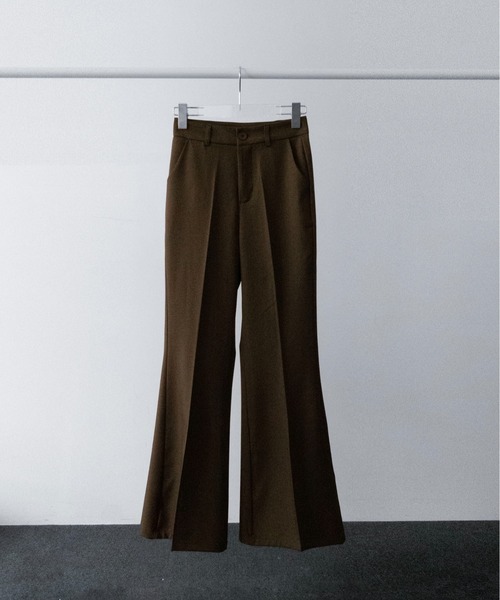 on:nue（オンニュ）の「【on:nue】[着用動画あり！][低身長/高身長/サイズ展開有/4色展開] センタープレスフレアスラックスパンツ /2026 SS COLLECTION（スラックス・レディース・アイボリー/グレー/ブラウン/ブラック・MEDIUM/SMALL/LARGE）」の7枚目の写真