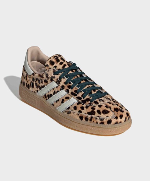 adidas（アディダス）の「ハンドボール スペツィアル / HANDBALL SPEZIAL / アディダスオリジナルス adidas Originals（スニーカー・レディース・ベージュ・29.0cm/28.5cm/28.0cm/26.5cm/26.0cm/22.0cm/27.5cm/27.0cm/25.5cm/25.0cm/24.5cm/24.0cm/23.5cm/23.0cm/22.5cm）」の4枚目の写真