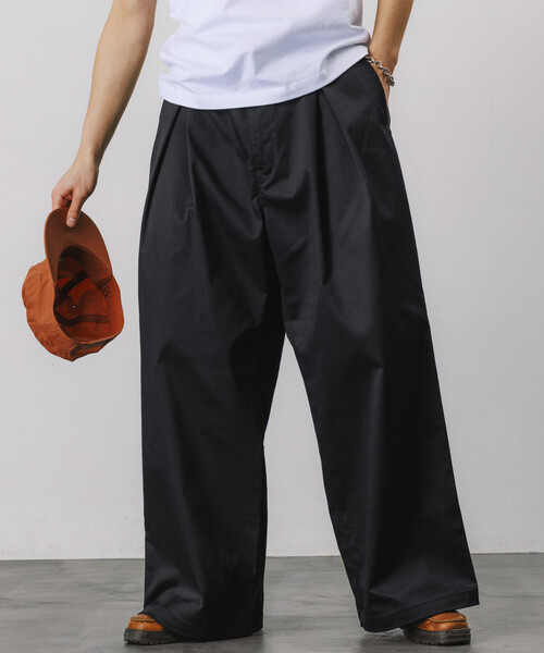 FREAK'S STORE(フリークスストア)の「限定展開 Dickies×FREAK'S STORE ディッキーズ 別注 ワイドシルエット クロスタック ワークパンツ(チノパンツ・メンズ・ベージュ/インディゴブルー/ブラック/ブラック系その他・SMALL/MEDIUM/LARGE)」の2枚目の写真