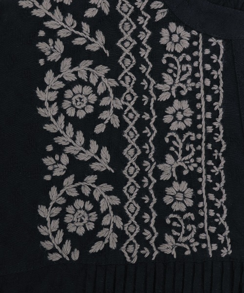 チチカカ(チチカカ)の「Rico ボタニカルハンド刺繍ブラウス(シャツ/ブラウス・レディース・ブラック/ナチュラル/ライトグリーン・FREE)」の15枚目の写真