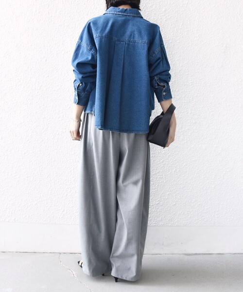 SHIPS（シップス）の「〈手洗い可能〉トロ ピン ストライプ / 無地 ウエスト ギャザー パンツ（その他パンツ・レディース・ライトグレー/ネイビー/ベージュ・38/36）」の6枚目の写真