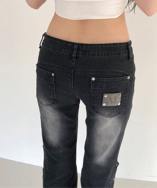 MUCENT(ムセント)の「アーデンウォッシングブーツカットカーゴデニムパンツ(デニムパンツ・レディース・ブラック・MEDIUM/SMALL)」の20枚目の写真