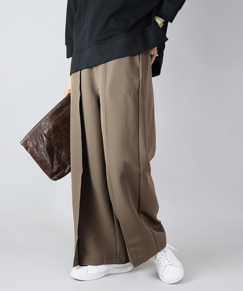 and it_（アンドイット）の「セミワイドセンタータックパンツ（その他パンツ・レディース・モカ/ブラック・M/LL/L）」の3枚目の写真