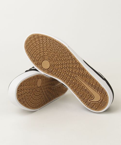 NIKE（ナイキ）の「NIKE/ナイキ ﾁｬｰｼﾞCNVS（スニーカー・レディース・ブラック・26cm/26.5cm/27cm/27.5cm/28cm）」の2枚目の写真