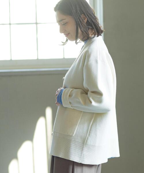 OPAQUE.CLIP（オペークドットクリップ）の「Vネックミドルニットカーディガン【洗濯機OK】（カーディガン/ボレロ・レディース・オフホワイト/ネイビー/ブルー系5/ピンク・40/38/42）」の13枚目の写真