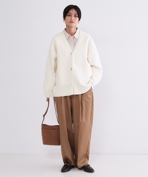 OPAQUE.CLIP（オペークドットクリップ）の「Vネックミドルニットカーディガン【洗濯機OK】（カーディガン/ボレロ・レディース・オフホワイト/ネイビー/ブルー系5/ピンク・40/38/42）」の16枚目の写真