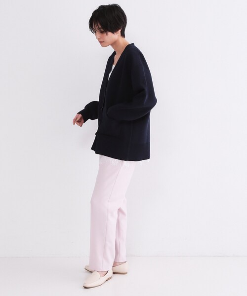 OPAQUE.CLIP（オペークドットクリップ）の「Vネックミドルニットカーディガン【洗濯機OK】（カーディガン/ボレロ・レディース・オフホワイト/ネイビー/ブルー系5/ピンク・40/38/42）」の5枚目の写真