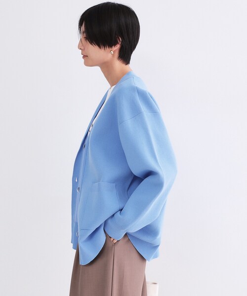 OPAQUE.CLIP（オペークドットクリップ）の「Vネックミドルニットカーディガン【洗濯機OK】（カーディガン/ボレロ・レディース・オフホワイト/ネイビー/ブルー系5/ピンク・40/38/42）」の8枚目の写真