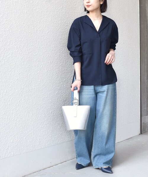 SHIPS Colors（シップス カラーズ）の「SHIPS Colors:〈洗濯機可能〉ジョーゼット Vネック ラペル ブラウス（シャツ/ブラウス・レディース・オフホワイト/ライトブルー/ネイビー・ONE SIZE）」の11枚目の写真