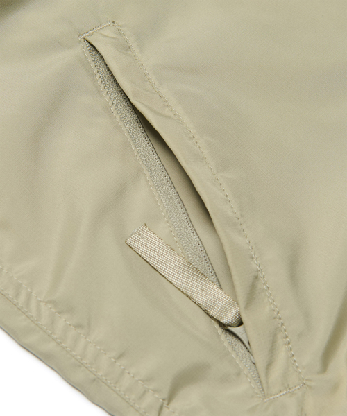 NOMANUAL(NOMANUAL)の「LIGHT SLASH JACKET - BEIGE(ナイロンジャケット・レディース・その他・SMALL/MEDIUM/LARGE/X-LARGE)」の12枚目の写真