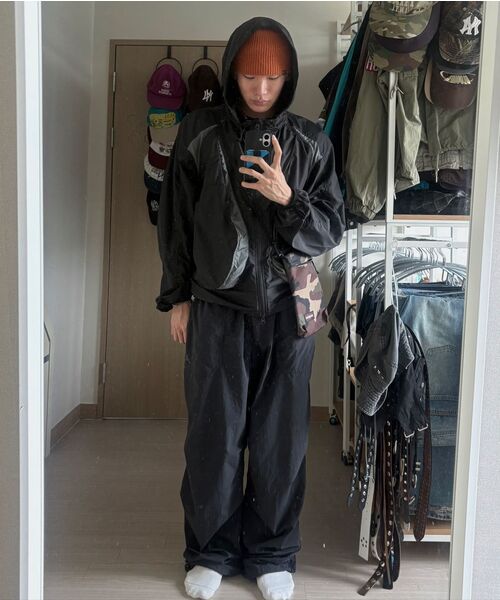 NOMANUAL(NOMANUAL)の「LIGHT SLASH JACKET - BEIGE(ナイロンジャケット・レディース・その他・SMALL/MEDIUM/LARGE/X-LARGE)」の4枚目の写真