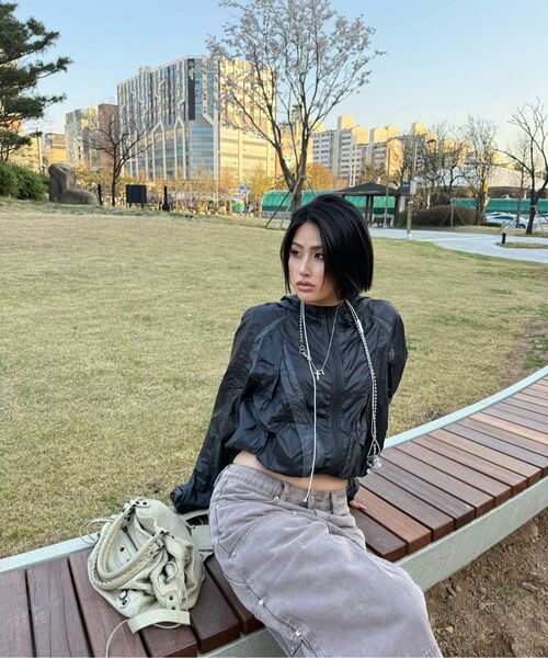 NOMANUAL(NOMANUAL)の「LIGHT SLASH JACKET - BEIGE(ナイロンジャケット・レディース・その他・SMALL/MEDIUM/LARGE/X-LARGE)」の5枚目の写真