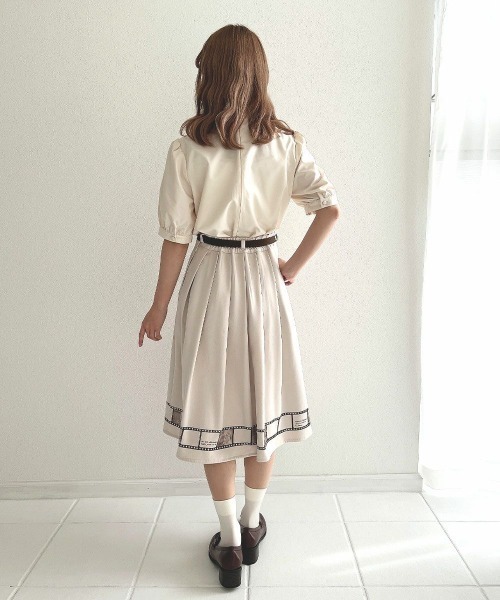 F i.n.t（フィント）の「ベルト付きフィルムプリントスカート（スカート・レディース・ライトベージュ/ライトグレー・FREE）」の19枚目の写真