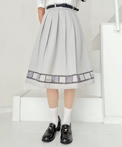 F i.n.t（フィント）の「ベルト付きフィルムプリントスカート（スカート・レディース・ライトベージュ/ライトグレー・FREE）」の10枚目の写真